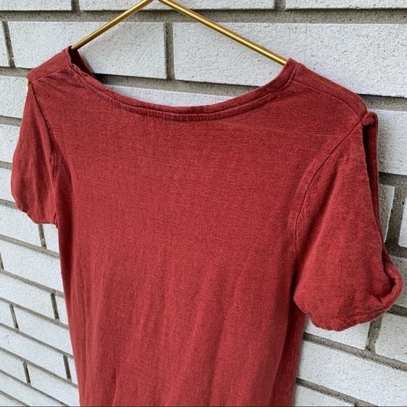 Athleta Rust Red Zephyr Asymmetrical Linen Knot Twist T-Shirt - Picture 9 of 10